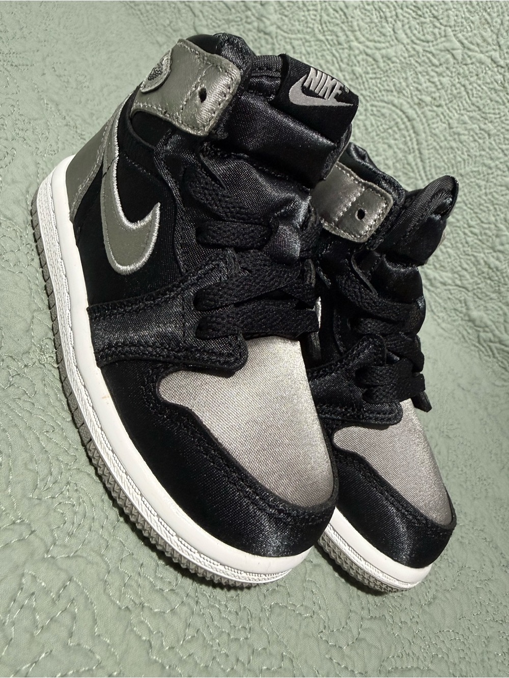 Nike Jordan 1 Retro High OG Size 7C